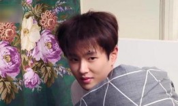 吃瓜的镜头特写,捕捉生活百态