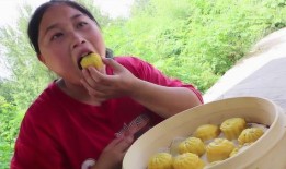 大姐姐吃瓜饼,一场味蕾与情感的邂逅